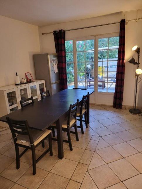 Grande Maison Avec 5 Chambres Et Jardin Avignon Exterior foto