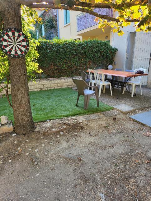 Grande Maison Avec 5 Chambres Et Jardin Avignon Exterior foto